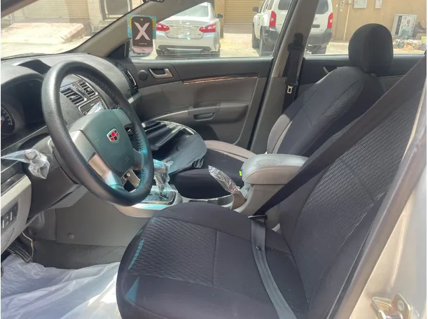 Car image 13