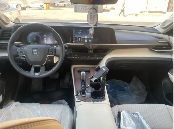 Car image 17