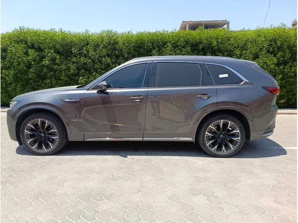 Car image 8