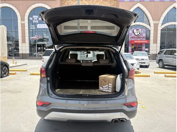 Car image 25