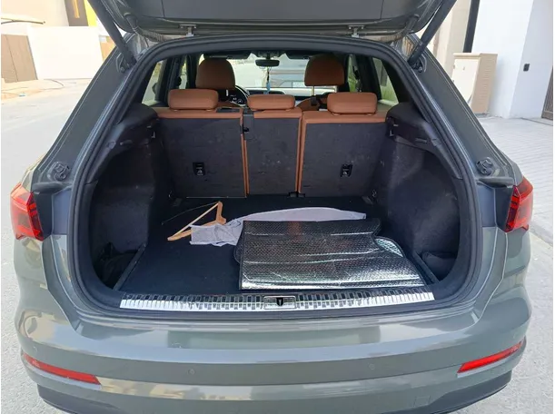 Car image 27
