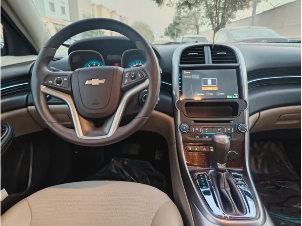 Car image 18