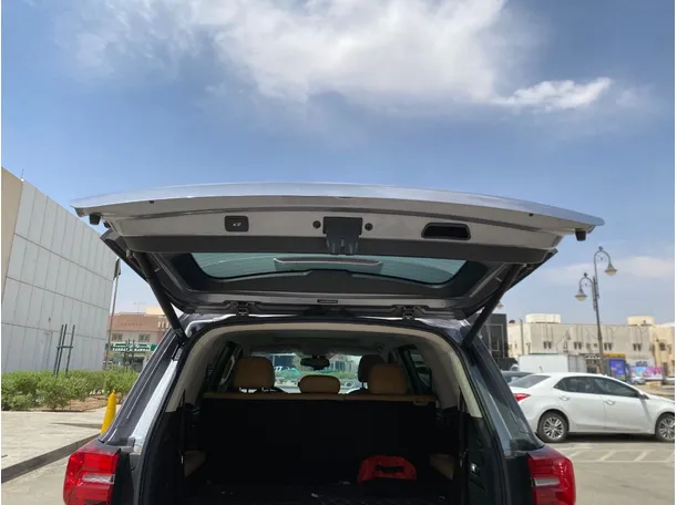 Car image 21