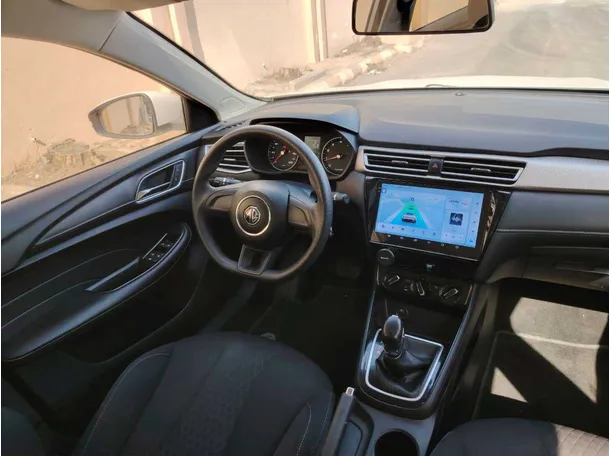 Car image 20