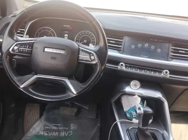 Car image 18