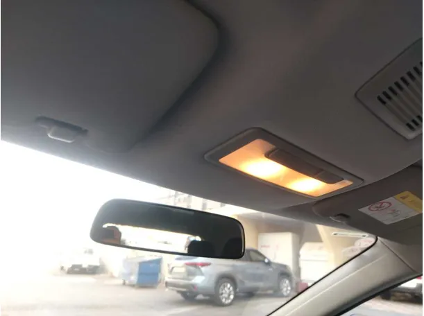 Car image 36