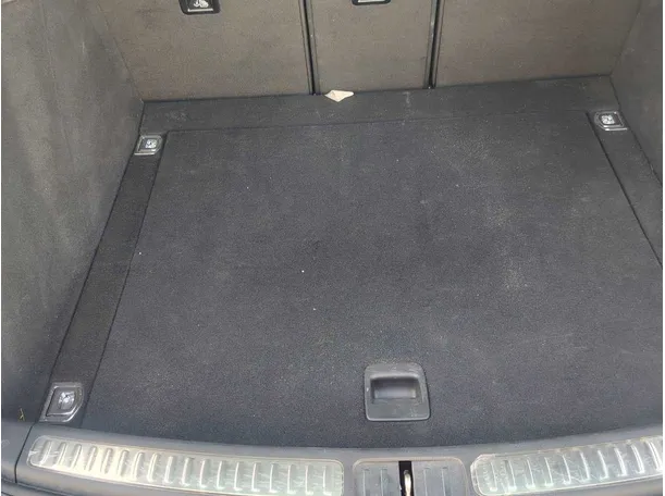 Car image 35