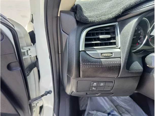 Car image 33