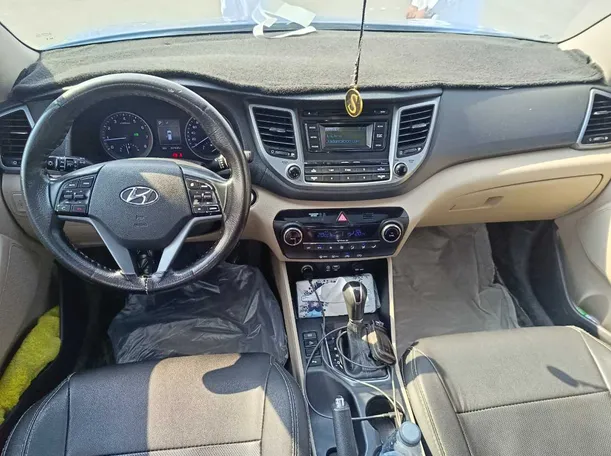 Car image 20