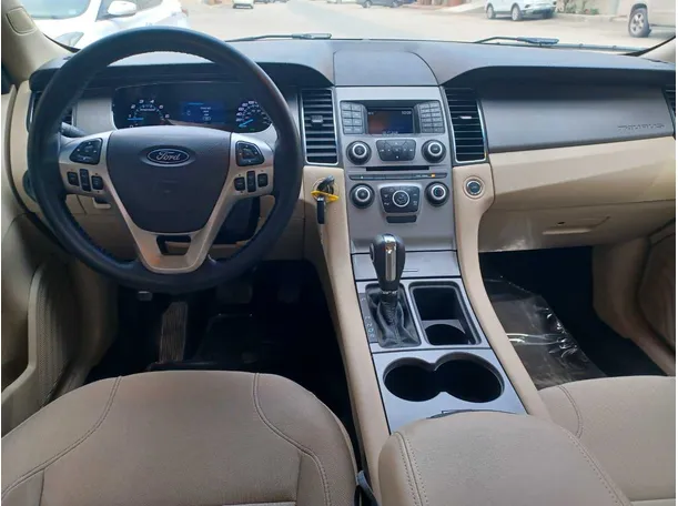 Car image 16