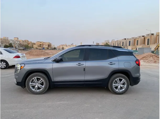 Car image 8