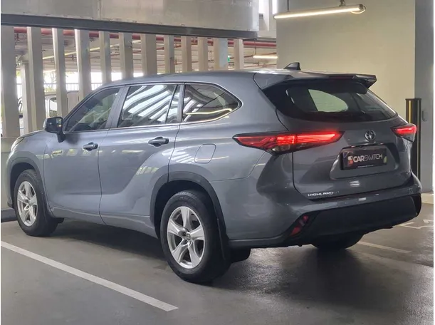 Car image 7