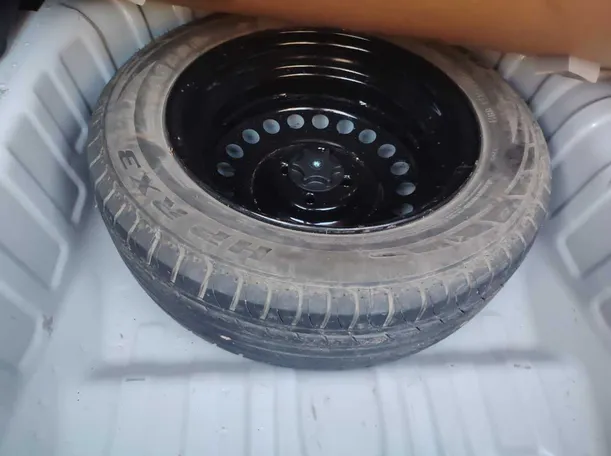 Car image 29
