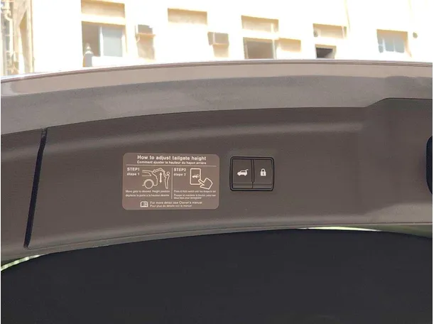 Car image 36