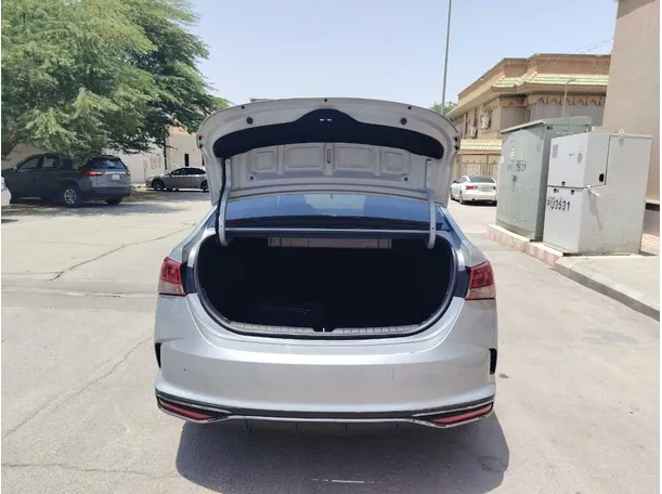 Car image 21