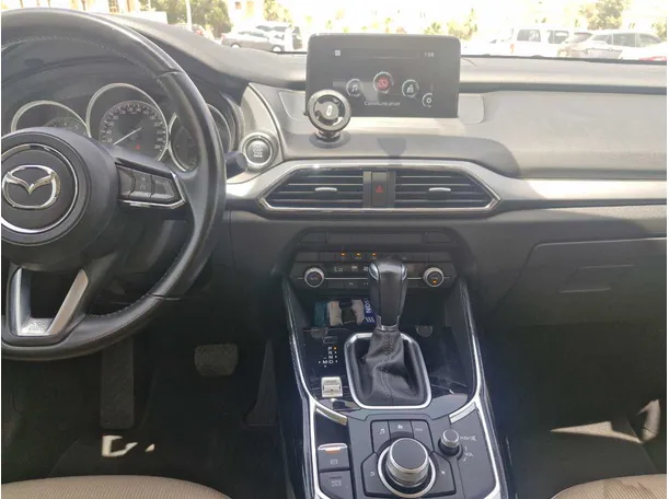 Car image 17