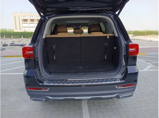 Car image 24