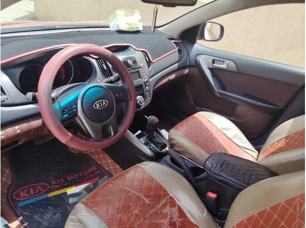 Car image 12