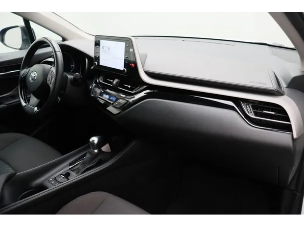 Car image 10