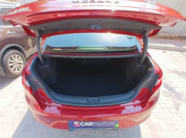 Car image 19