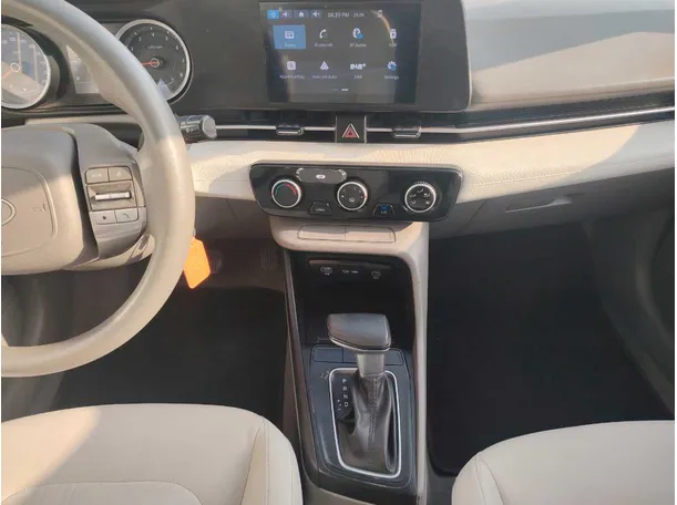 Car image 19