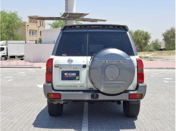 Car image 6