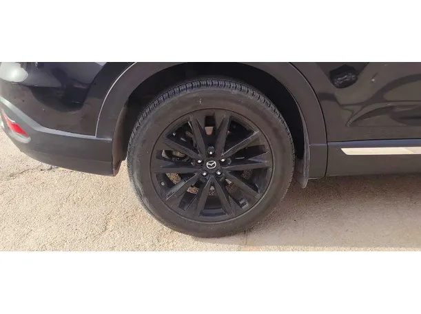 Car image 10