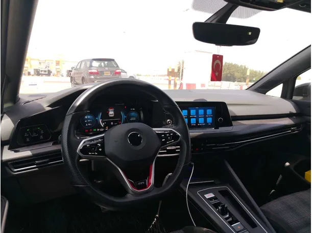 Car image 28