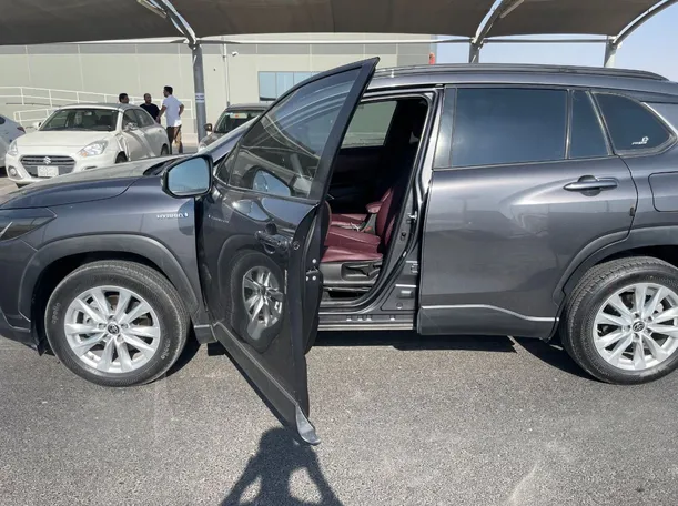 Car image 11