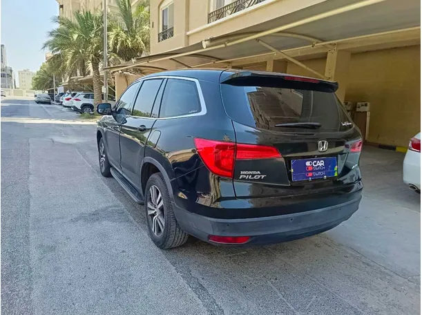 Car image 7
