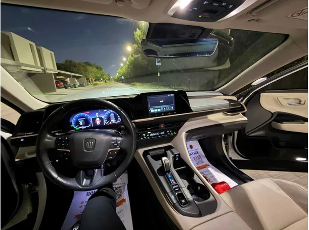 Car image 20