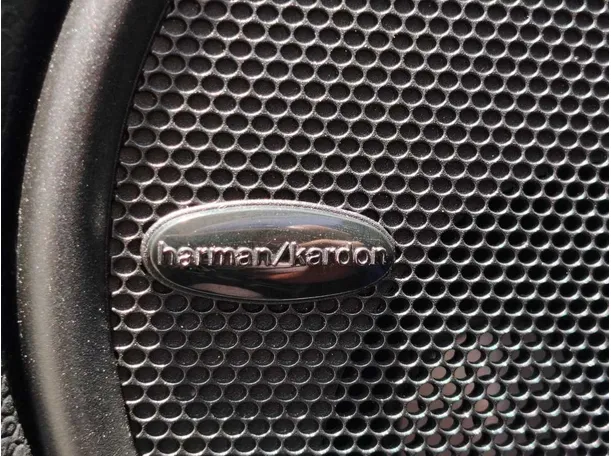 Car image 29