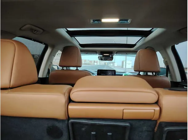 Car image 21