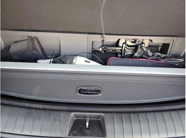 Car image 38