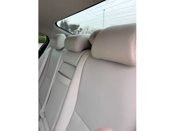 Car image 31