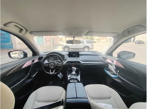 Car image 18
