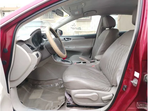 Car image 13