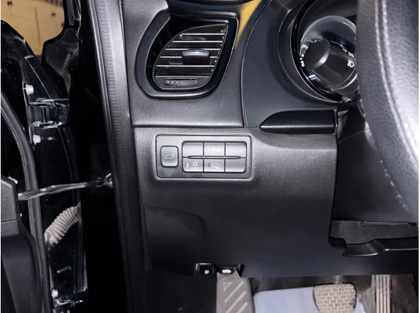 Car image 28