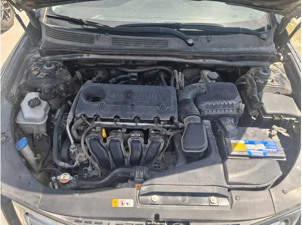Car image 14