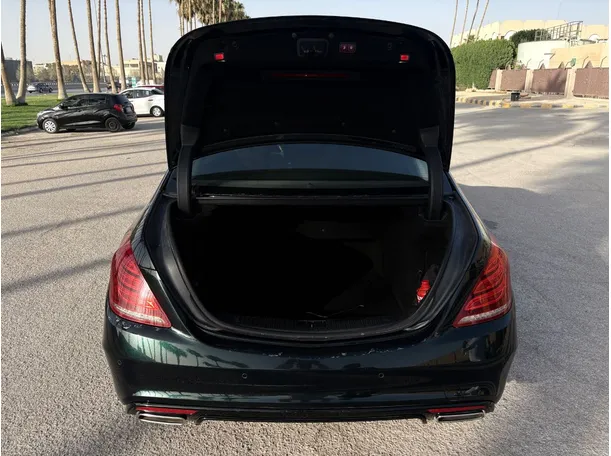 Car image 24