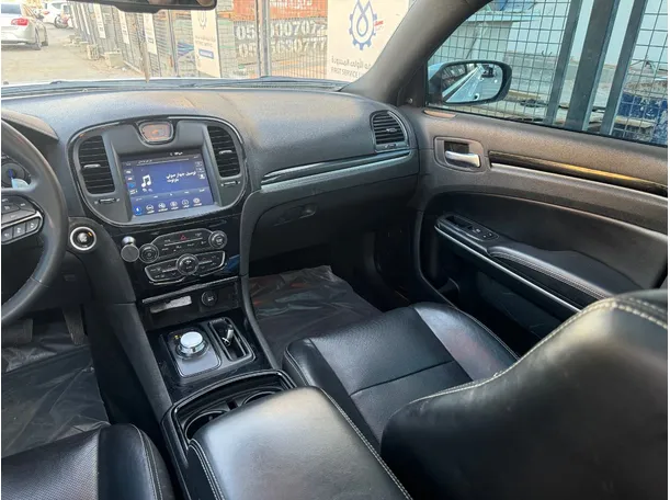 Car image 24