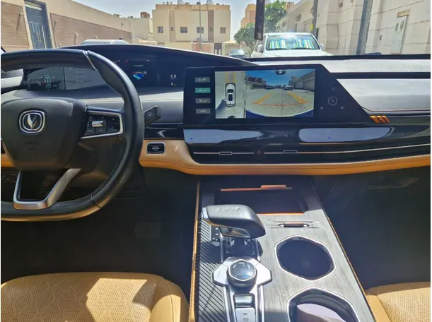 Car image 17