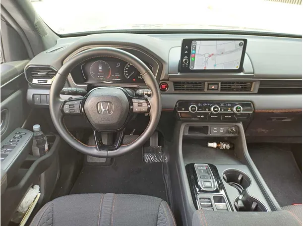 Car image 16