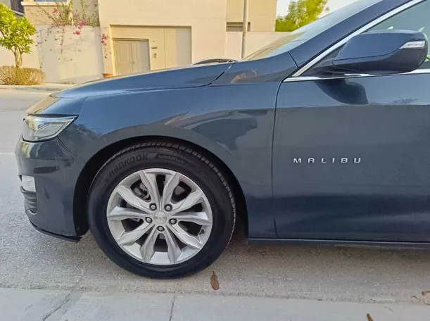 Car image 9
