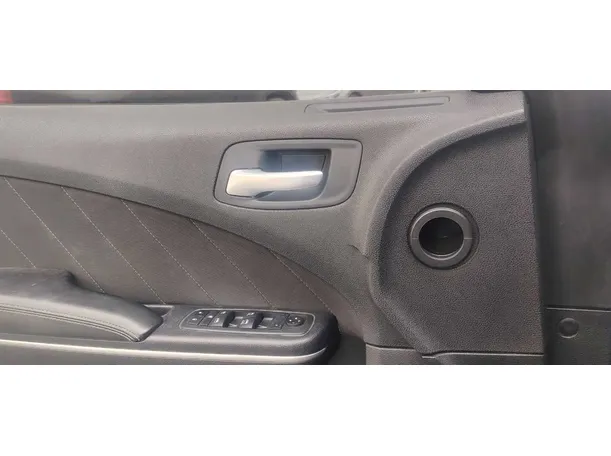 Car image 27