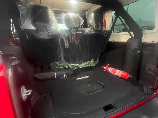 Car image 8