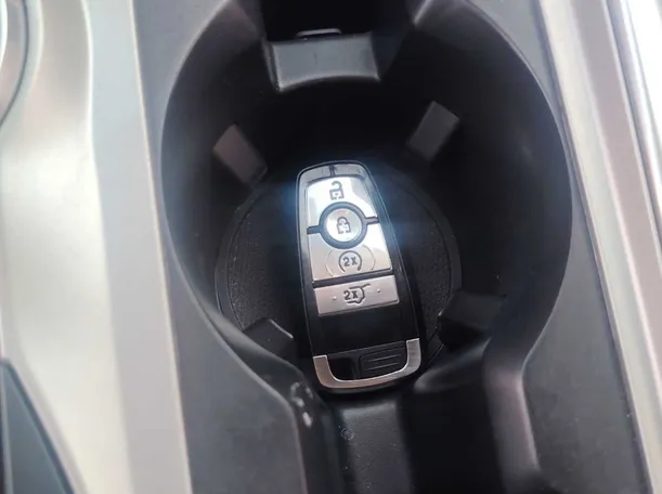 Car image 25