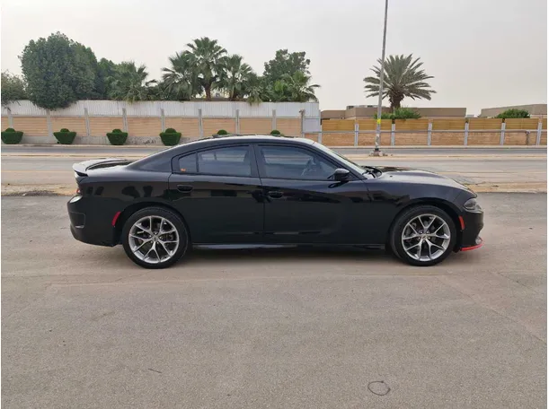 Car image 4