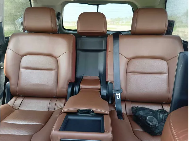 Car image 18