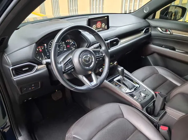 Car image 11